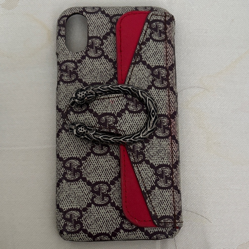 Gucci Beige Monogram Phone Case with Red Accent and Metal Snake Detail